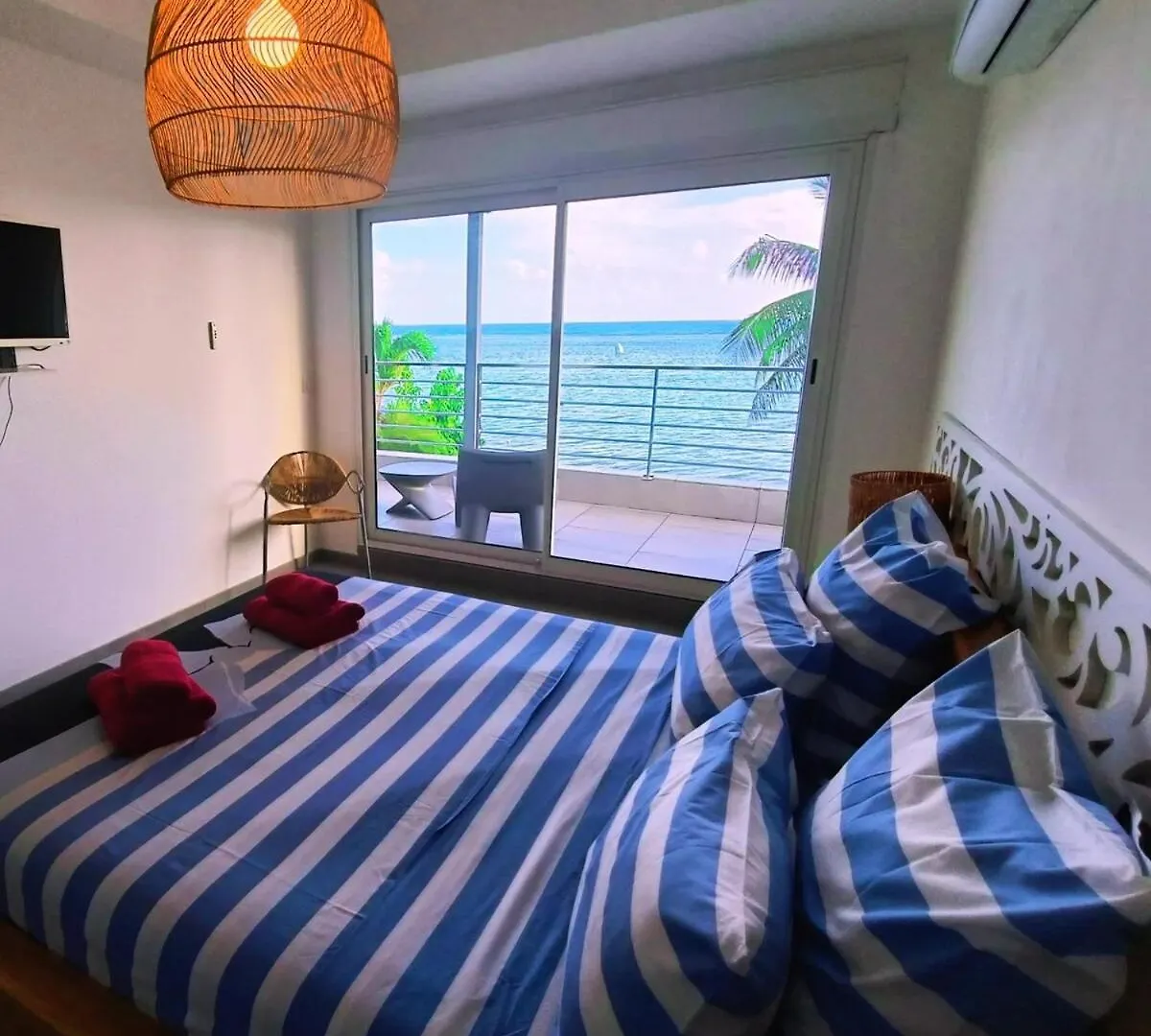 Villa Avec Piscine Et Plage Privee Sur Le Lagon Saint-Francois